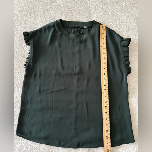 T TahariElegant Olive Green Women's Top Size Small - Picture 5 of 13